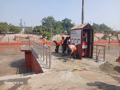 Deepotsav: 25 lakh lamps were lit on the ghats, cleaning continued from 12 o'clock in the night till noon, the ghats were dazzling. Deepotsav: 25 lakh lamps were lit on the ghats, cleaning continued from 12 o'clock in the night till noon, the