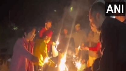 Lal Chowk bathed in lights this is how army soldiers celebrated Diwali away from home in J&K
