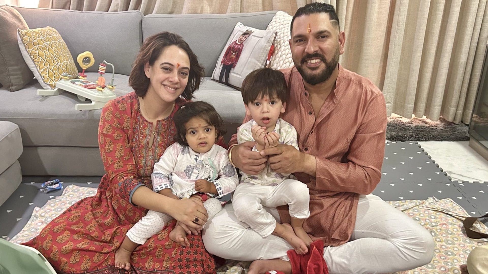 sachin tendulkar gautam gambhir cheteshwar pujara vinesh phogat celebrated diwali wished fans