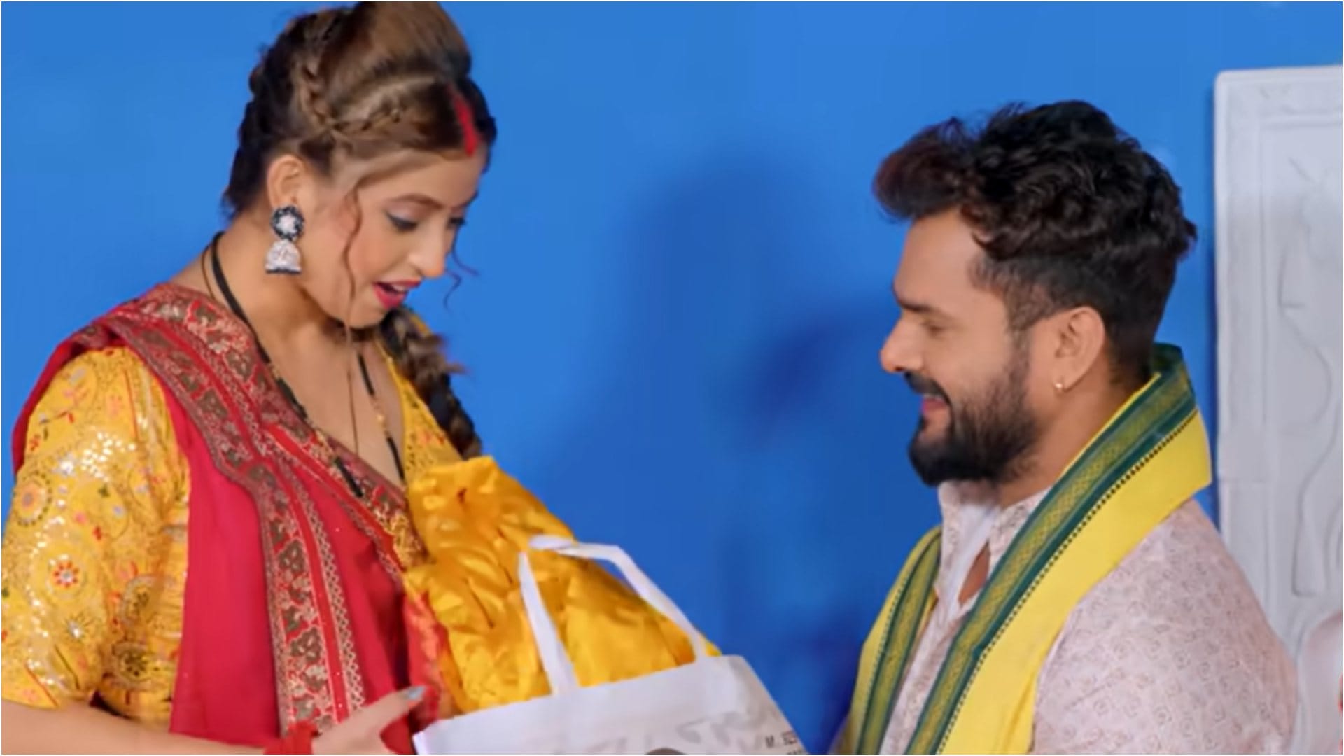 Khesari Lal Yadav New Bhojpuri Chhath Puja Geet Bihari Piya Release On Diwali 2024 Komal Singh