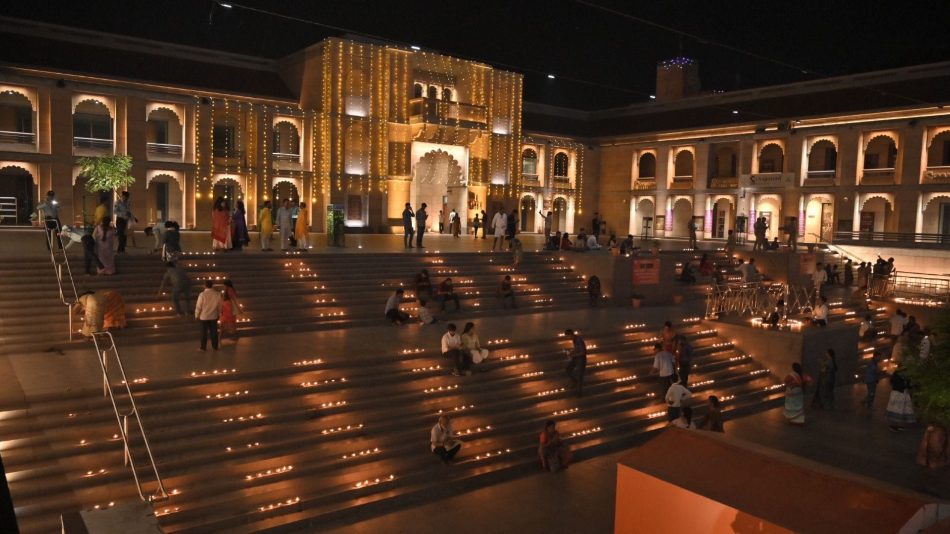 Baba Shri Kashi Vishwanath Dham special attraction on Diwali festival Photo Gallery