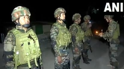 Lal Chowk bathed in lights this is how army soldiers celebrated Diwali away from home in J&K