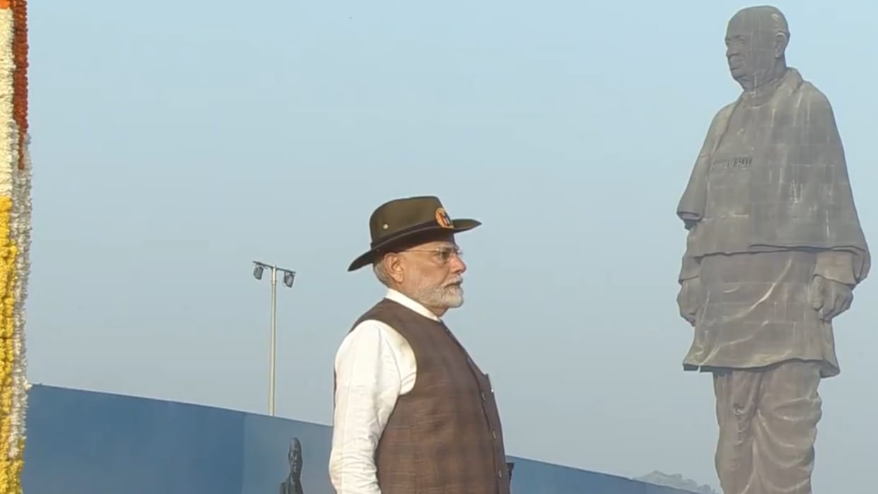 pm Narendra Modi pays tribute Sardar Vallabhbhai Patel birth anniversary Statue of Unity gujarat