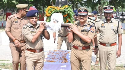 Special news of Varanasi Case filed against three embezzling 1.78 crore rupees trains running late