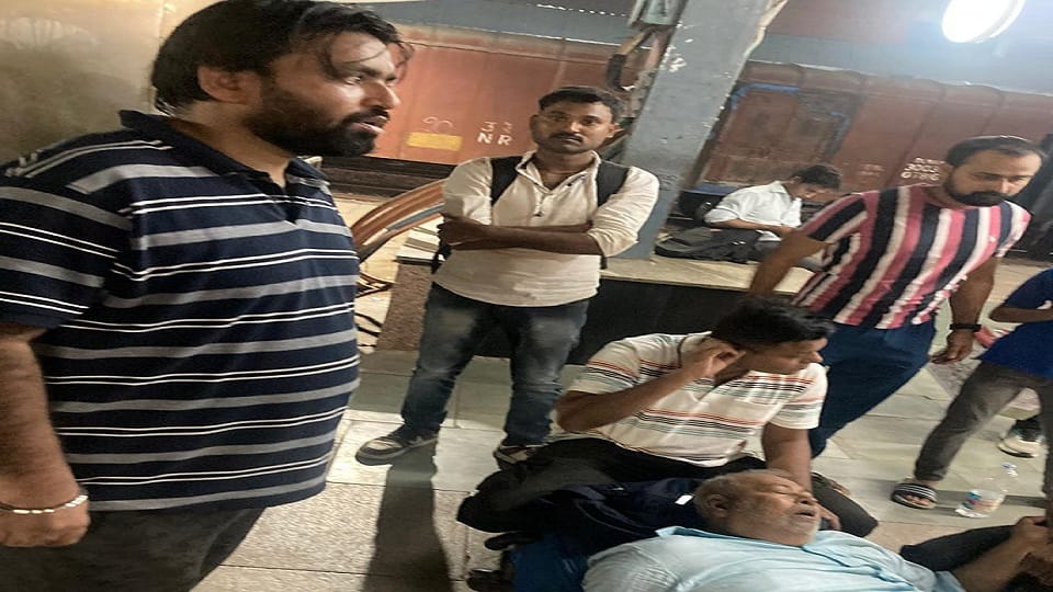 Retired RPF personnel health deteriorates in train