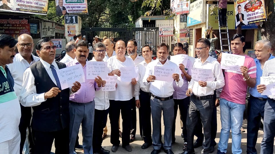 Aligarh advocates will not celebrate Diwali in protest against Ghaziabad lathicharge