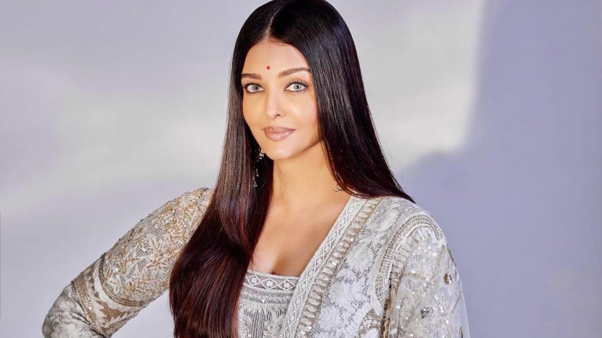 Aishwarya Rai Bachchan celebrated her 51 happy birthday know her love life career net worth more