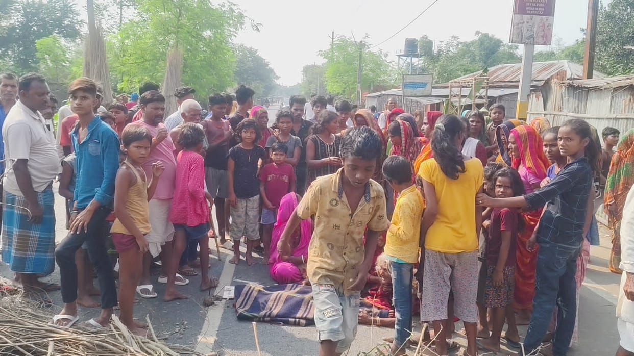 Bihar: Girl died in a road accident in Madhepura, crushed by a speeding car; Ruckus on the highway in protest