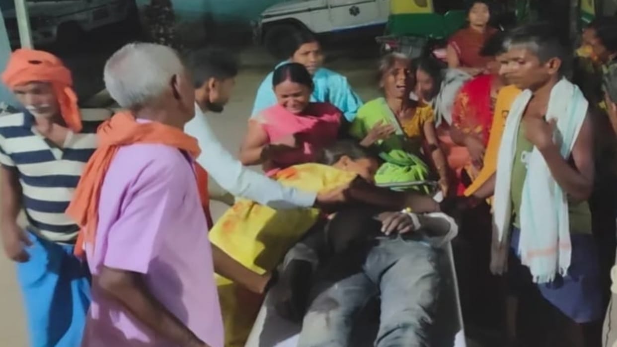 young man riding high speed bike collided with divider in Jehanabad died during treatment
