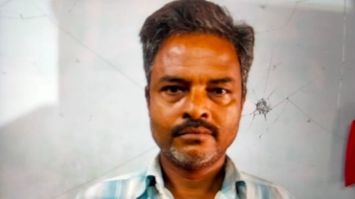 Bihar Road Accident Father dies in collision between bike and container daughter referred to DMCH