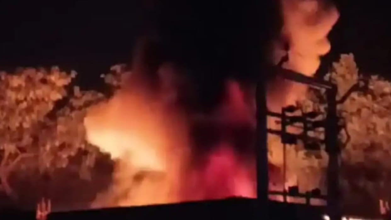Bihar spark of firecracker turned into flame goods kept in furniture warehouse burnt case of Buxar