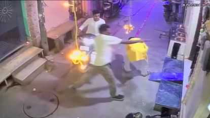 Delhi Double Murder: पैर छुए... फिर बरसाईं दनादन गोलियां; सामने आया चाचा-भतीजे की हत्या का CCTV फुटेज; देखें Delhi Shahdara double murder case CCTV footage of uncle and nephew murder in Delhi