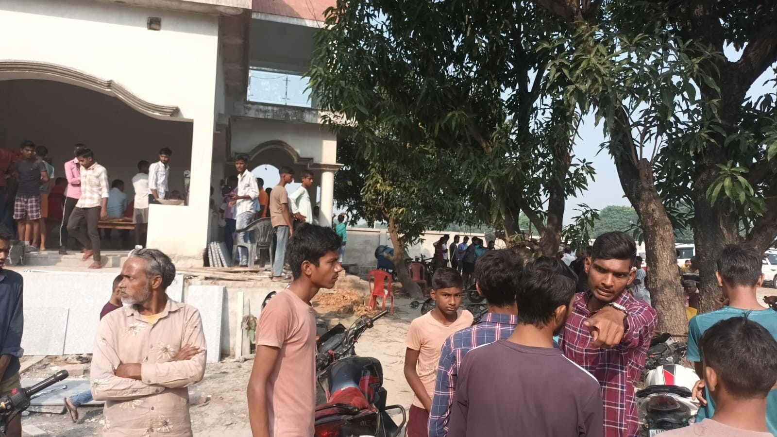 liquor smuggler and village head murdered in Deoria