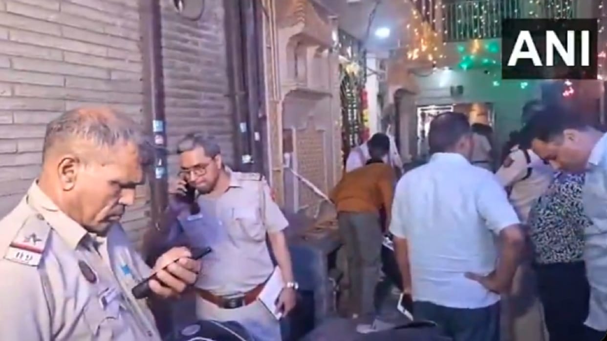 double murder and one was injured in firing incident under Farsh Bazar police station in Shahdara in Delhi