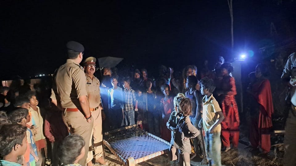 Police celebrated Diwali with poor children in Etah