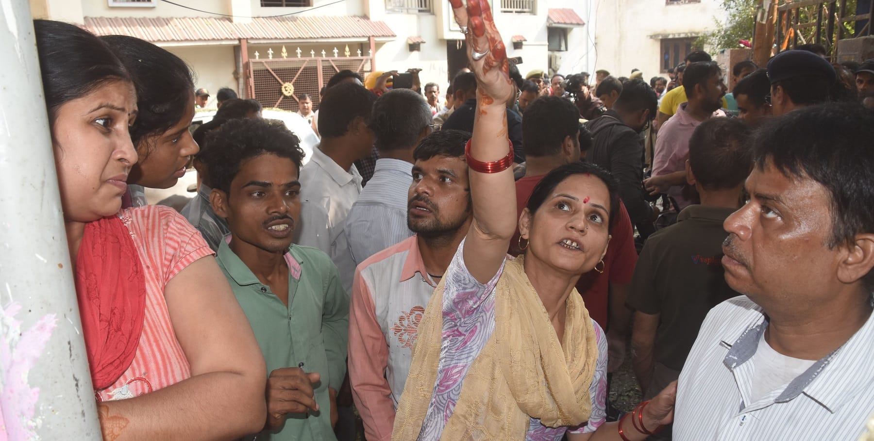 Kanpur Blast Explosion reverberated one KM away blood stains found up to 40 meters heart trembled in accident