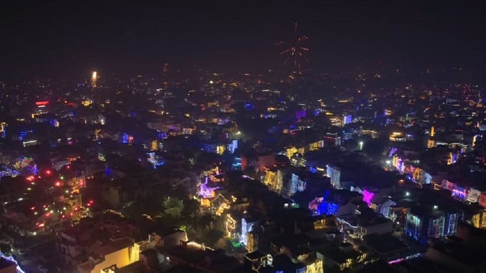 Diwali: Amazing view in Meerut, see pictures and videos taken from drone... Sky colored with fireworks