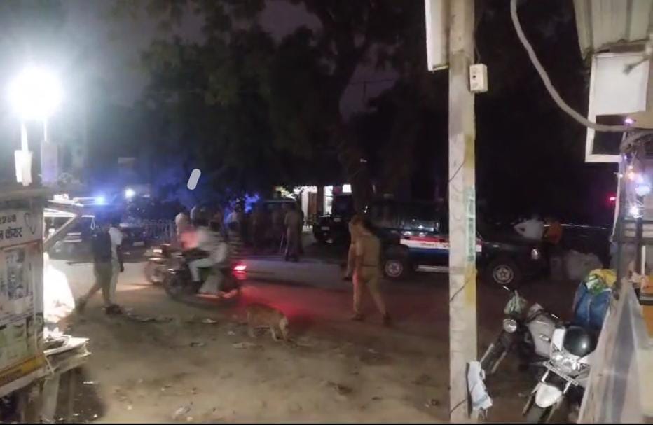 Husband and wife had a fight in Delhi families clashed in Agra