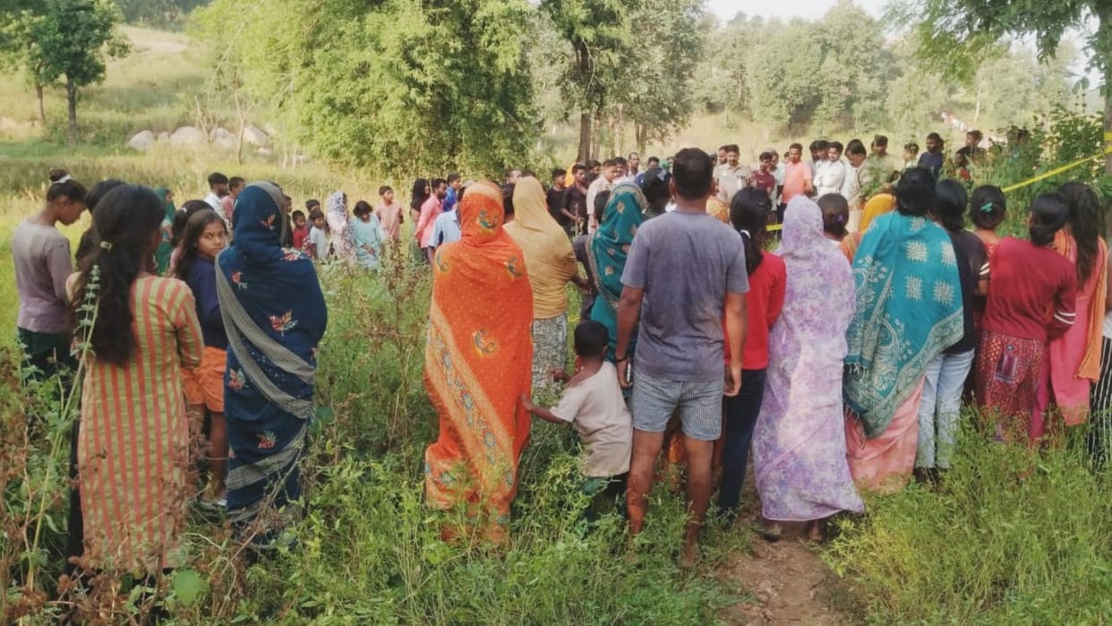 old man murdered with sharp weapon in sonbhadra forensic team arrived uproar ensued