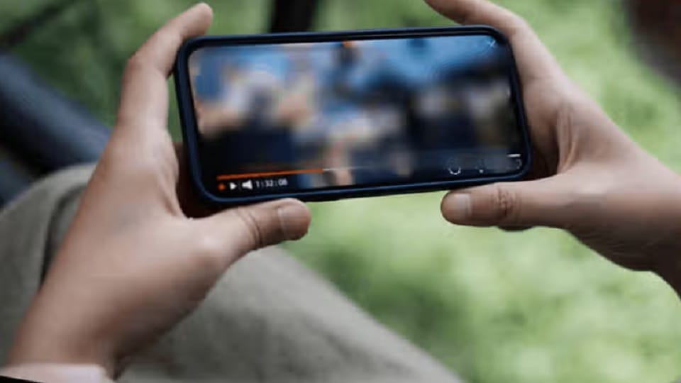Kanpur: Physically exploited by posing as tuition teacher, made obscene video through WhatsApp call