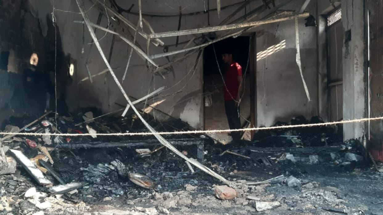 huge fire broke out in jewellery shop causing loss of lakhs created after seeing flames police arrived