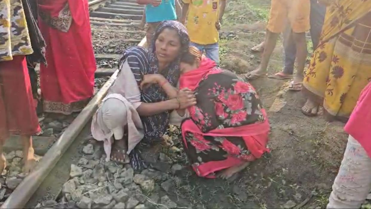 Sensation due to body found near railway track mourning at the spot after the incident suspicion of suicide