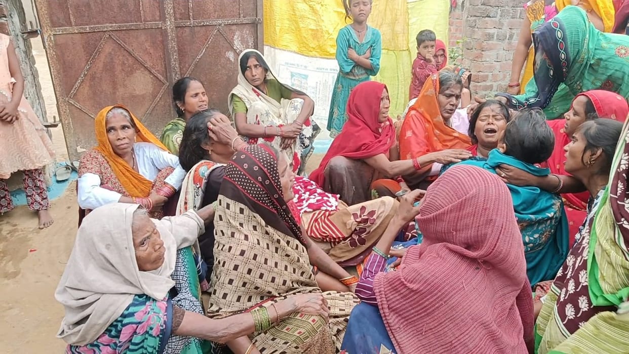 Four people died in road accidents on diwali in Pilibhi