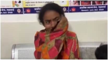 Dindori Triple Murder Husband dies, hospital management makes pregnant wife clean blood from bed inside story