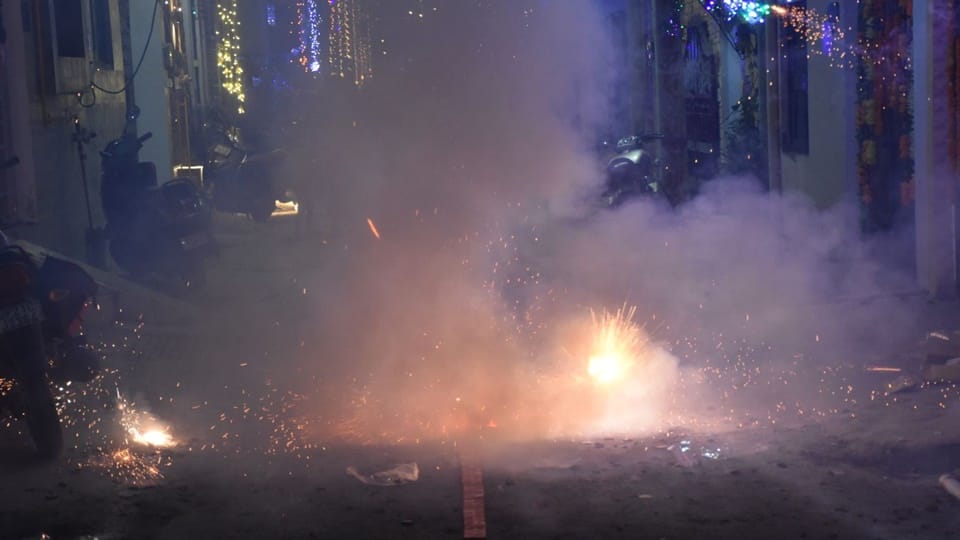 Be careful while bursting firecrackers on Diwali in Pilibhit
