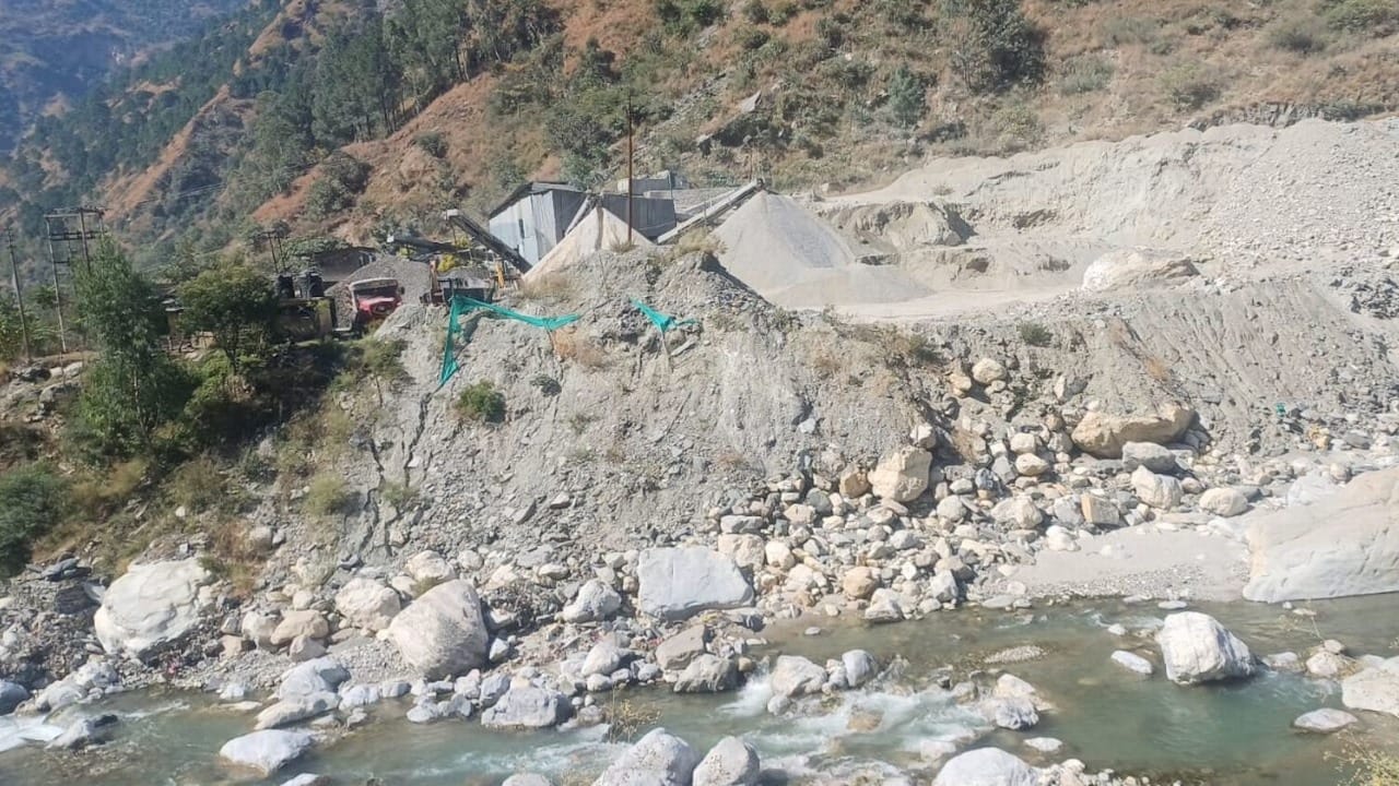 Ground report: The wounds of the mountain are not healed after Natural Disaster… Life is hanging on ropes in k