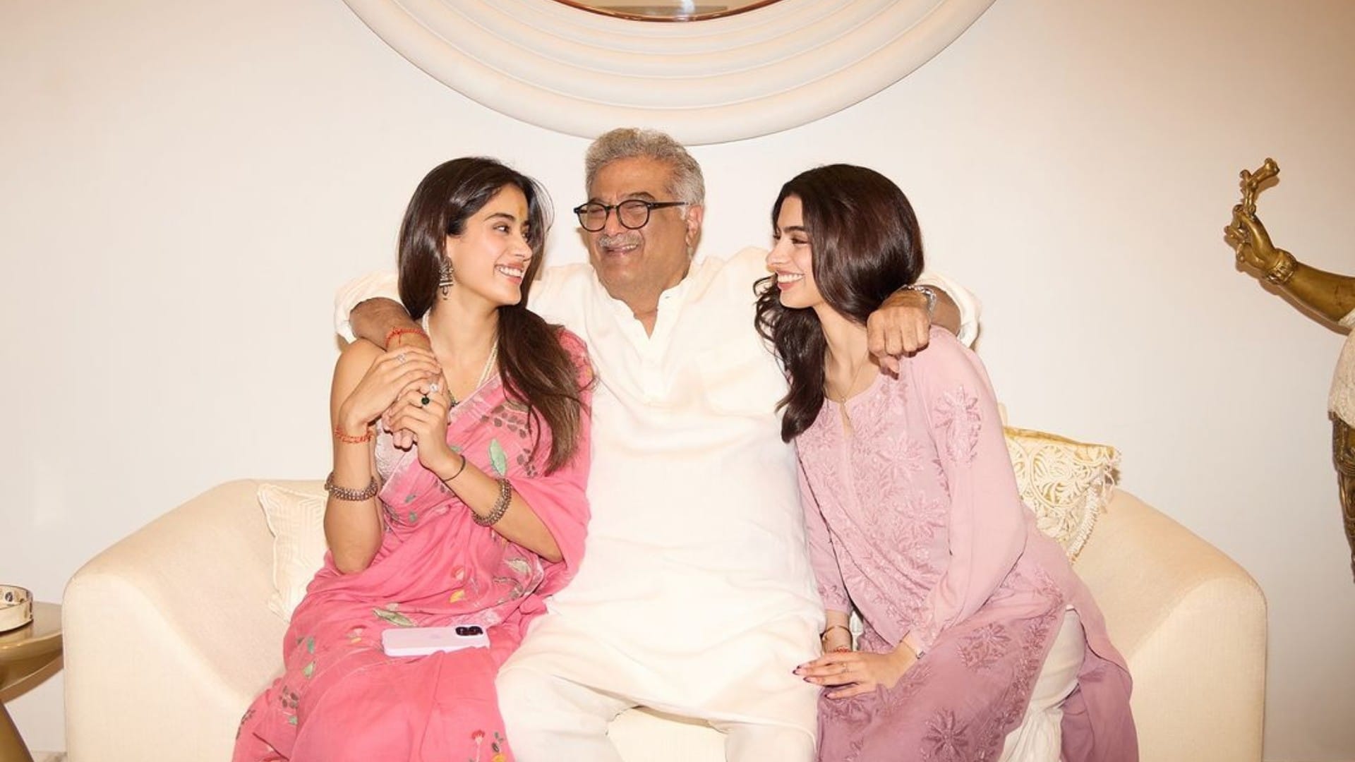 Janhvi Kapoor in pink saree on diwali 2024 Shikhar Pahariya Khushi and Boney Kapoor seen together
