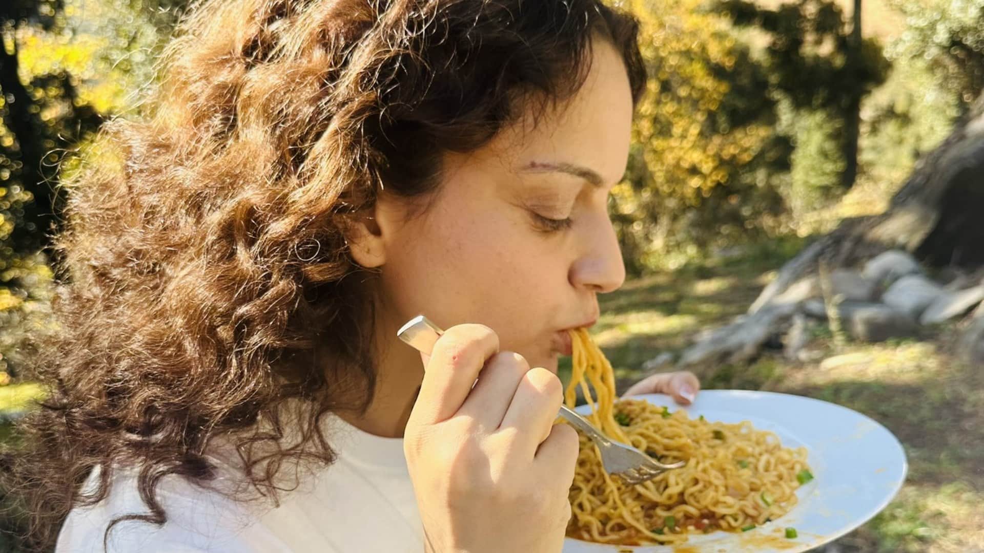 Emergency actress Kangana Ranaut picnic with family Dispite Fever shared her experience on social media