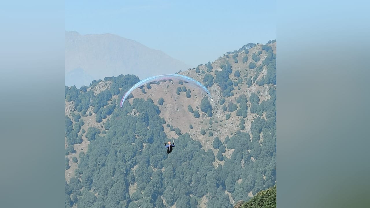 Paragliding world cup started in Bir Billing valley, human birds took flight