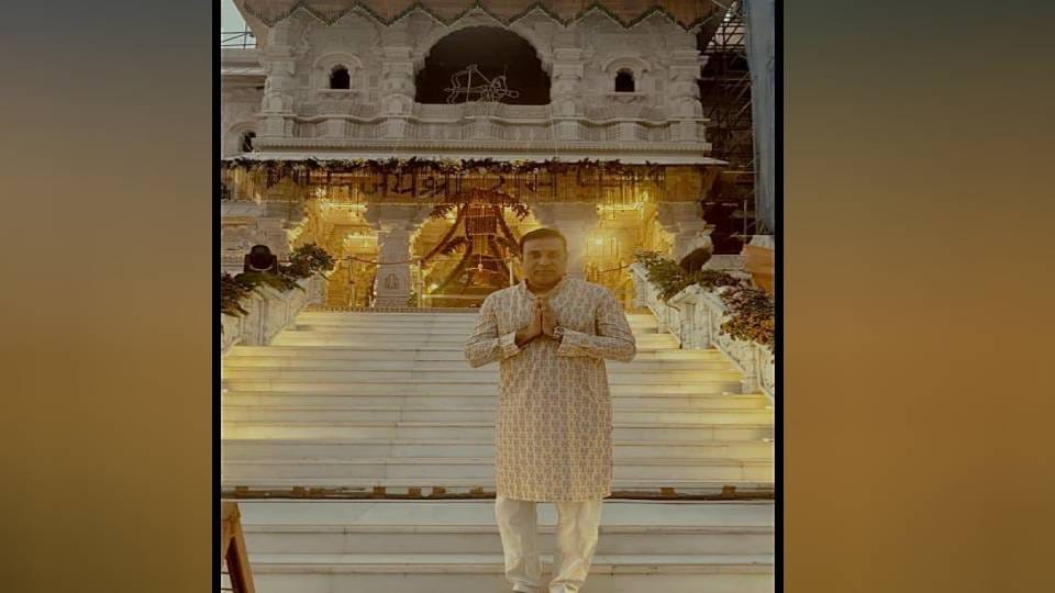 Former Indian cricket team player VVS Laxman visited Ramlala and Hanumantlala with his family in Ayodhya