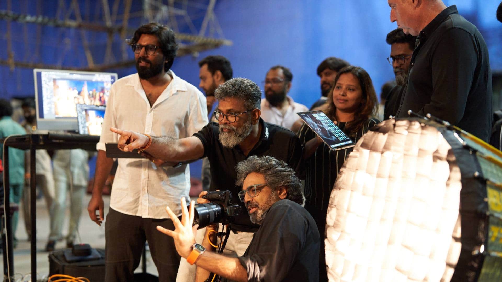 Pushpa 2 the rule to finish shooting of item song in Hyderabad coming week dsp ganesh acharya sukumar