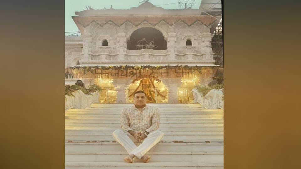 Former Indian cricket team player VVS Laxman visited Ramlala and Hanumantlala with his family in Ayodhya