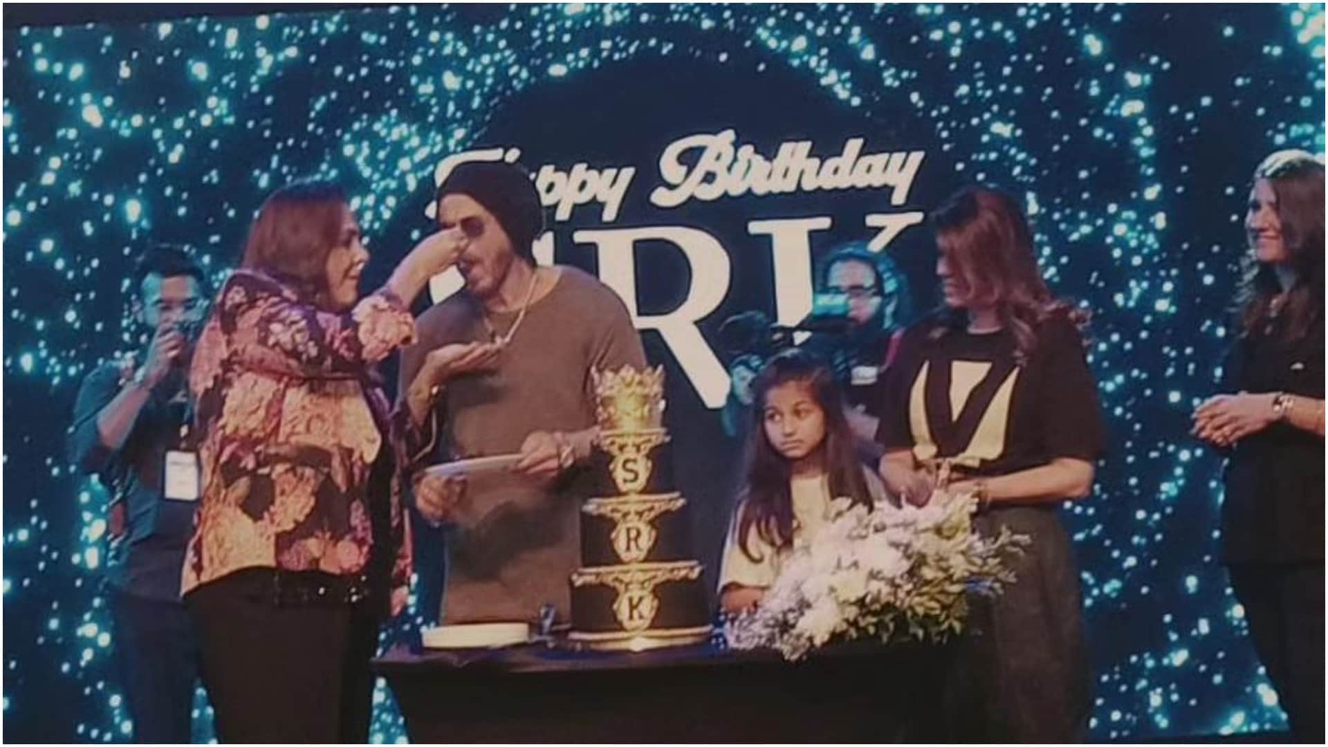 Shah Rukh Khan celebrates 59th birthday danced with fans promises to entertain next ten years special films