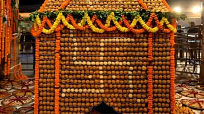 Vastu Tips Electric Pole is In Front of House Five Remedies for Home Peace Prosperity