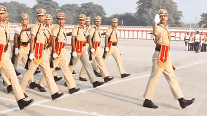 गणतंत्र दिवस पर दिल्ली पुलिस के 20 अधिकारियों और जवानों को उनकी सेवाओं के लिए पदक से सम्मानित किया गया