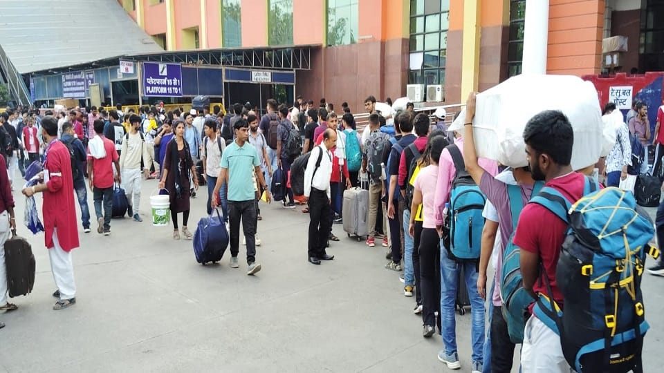 Mahaparva Chhath: Railways engaged in providing relief by running special trains