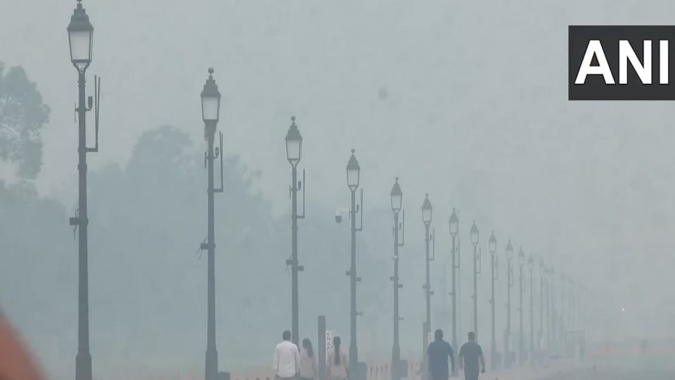 According to CPCB, AQI in Delhi still remains in very poor category