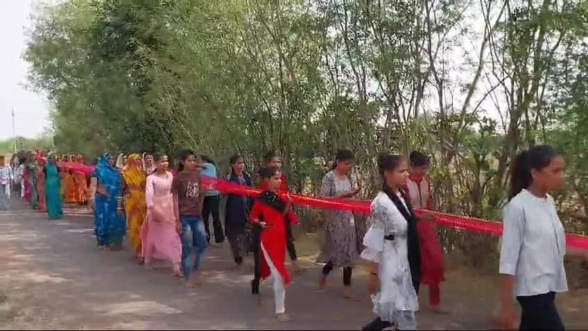 100 meter long Chunri Yatra taken out on Bhai Dooj in Shivpuri