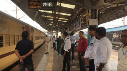 छठ पूजा विशेष ट्रेनें