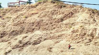 Crate wire will prevent falling stones from mountains on the four lane from Parwanoo to Solan