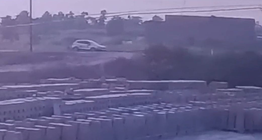 MP Accident: A high speed bus hit a car in Singrauli