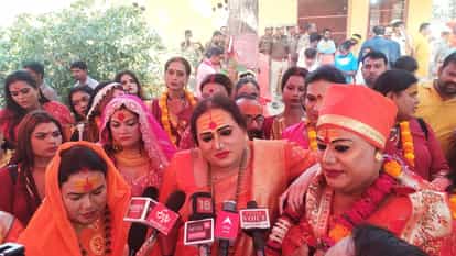 Sadhus and monks of Juna Akhara entered the city in royal style, cheers kept echoing