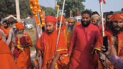 Sadhus and monks of Juna Akhara entered the city in royal style, cheers kept echoing