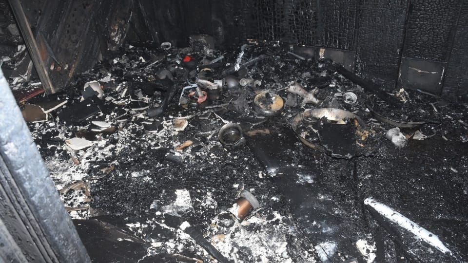 Kanpur fire incident House becomes a gas chamber in two hours couple and maid trapped for 3 and a half hours