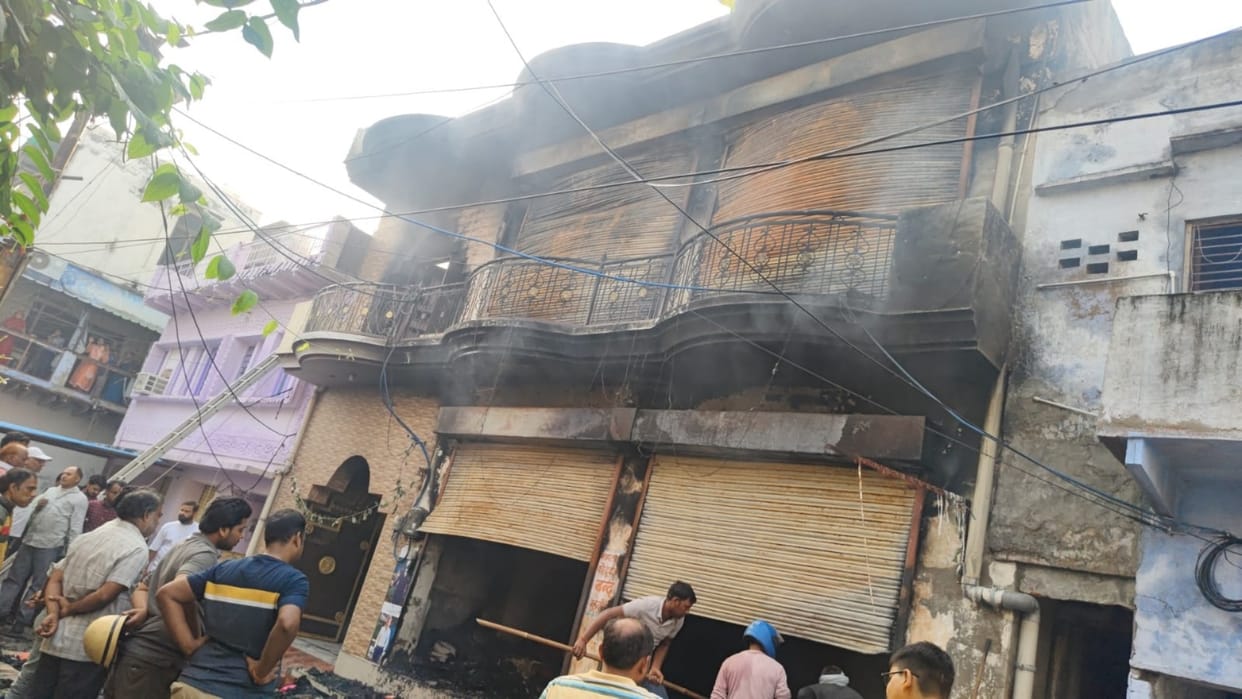 Bharatpur massive fire broke out in two-storey clothing showroom to short circuit causing losses worth crores