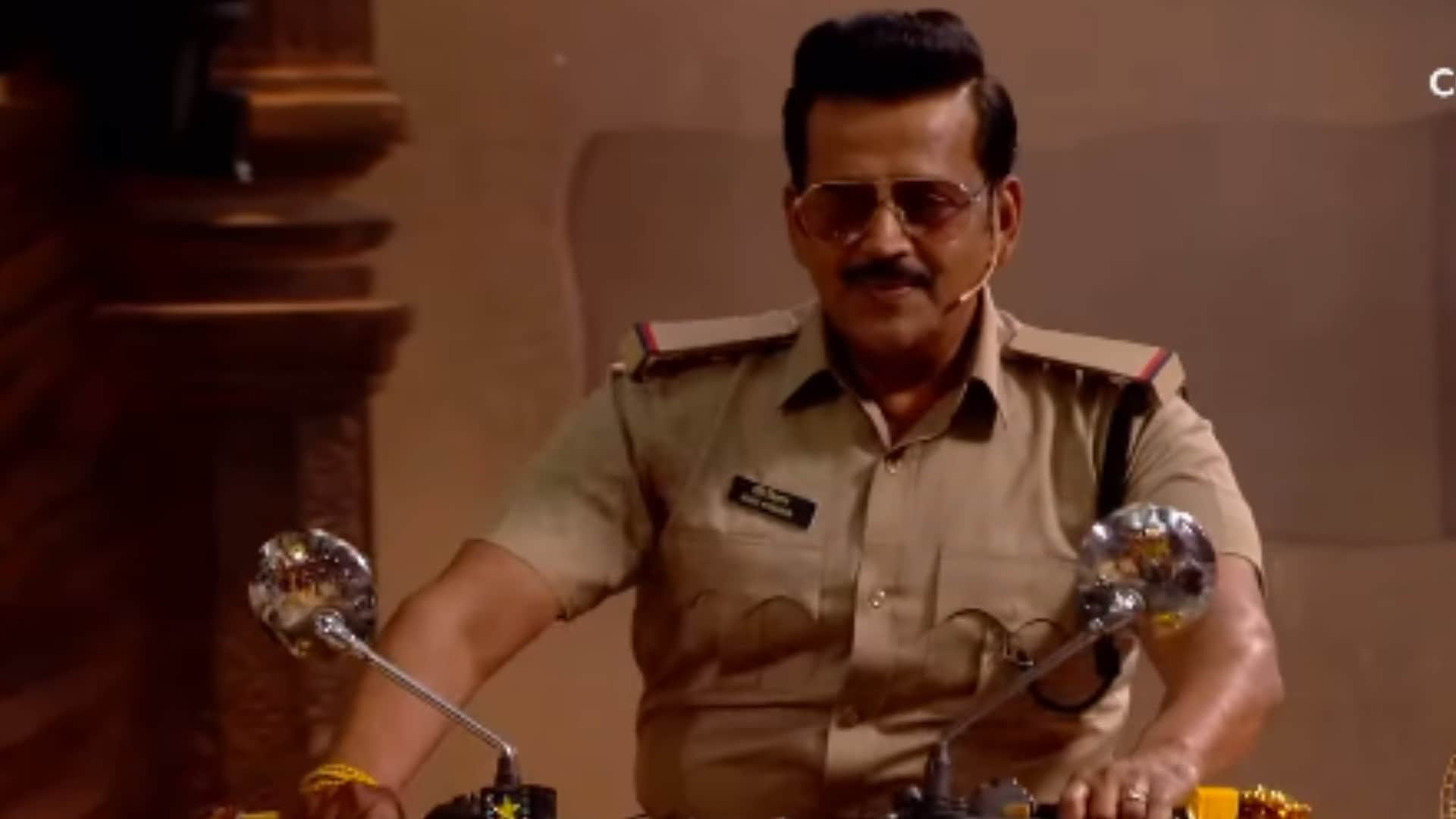 Ravi Kishan police avatar in Bigg Boss 18 ask sharp questions to Rajat Dalal know all about his Question